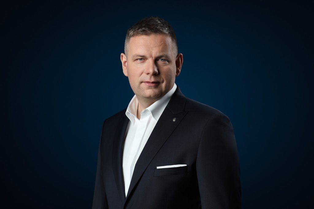 Tomasz Klimecki, prezes zarządu Rejonowego Banku Spółdzielczego w Lututowie.